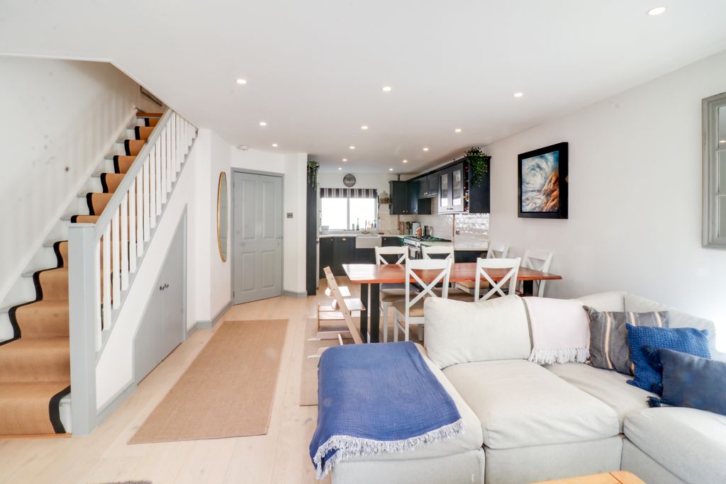 Property photo 3 of 24 Living