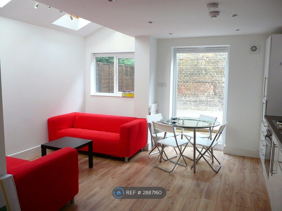 Property photo 2 of 8