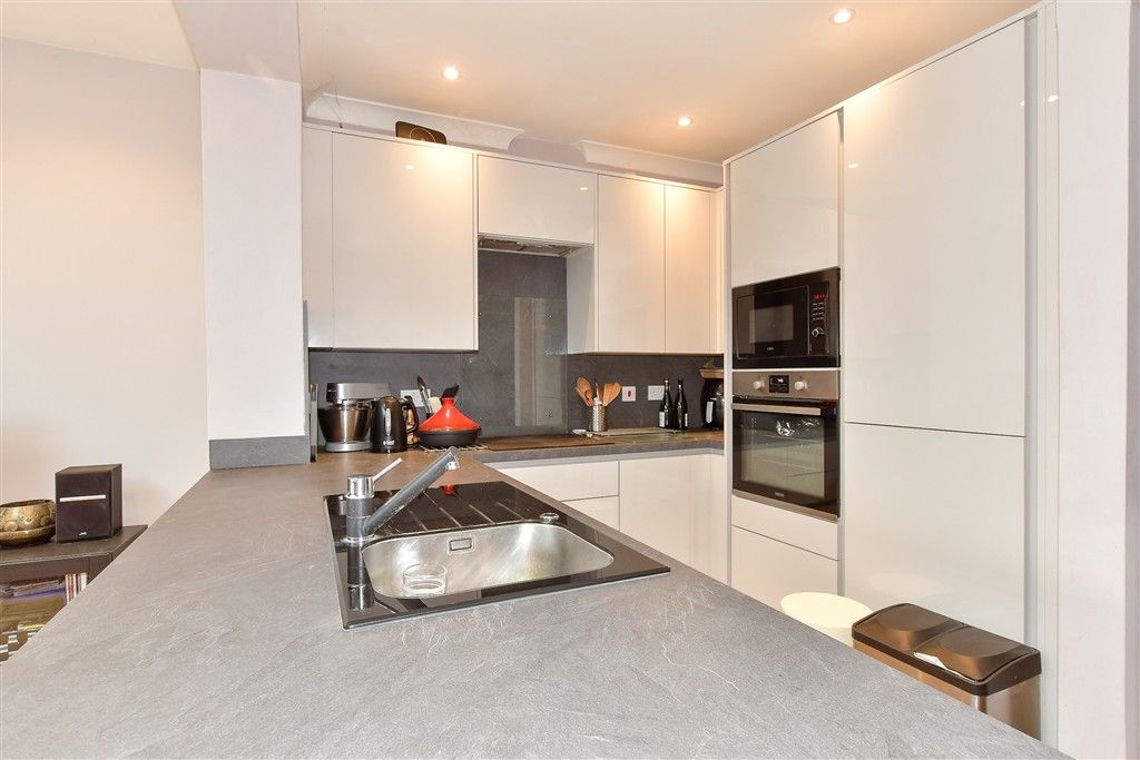 Property photo 3 of 9 Kitchen/Diner