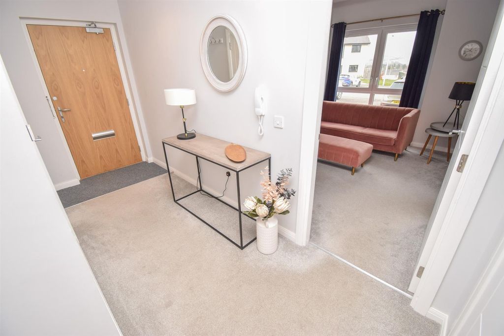 Property photo 2 of 17 Entrance Hall-2.Jpg