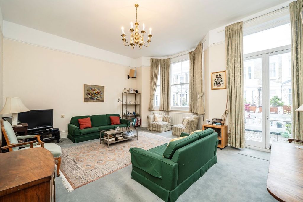 Property photo 2 of 8