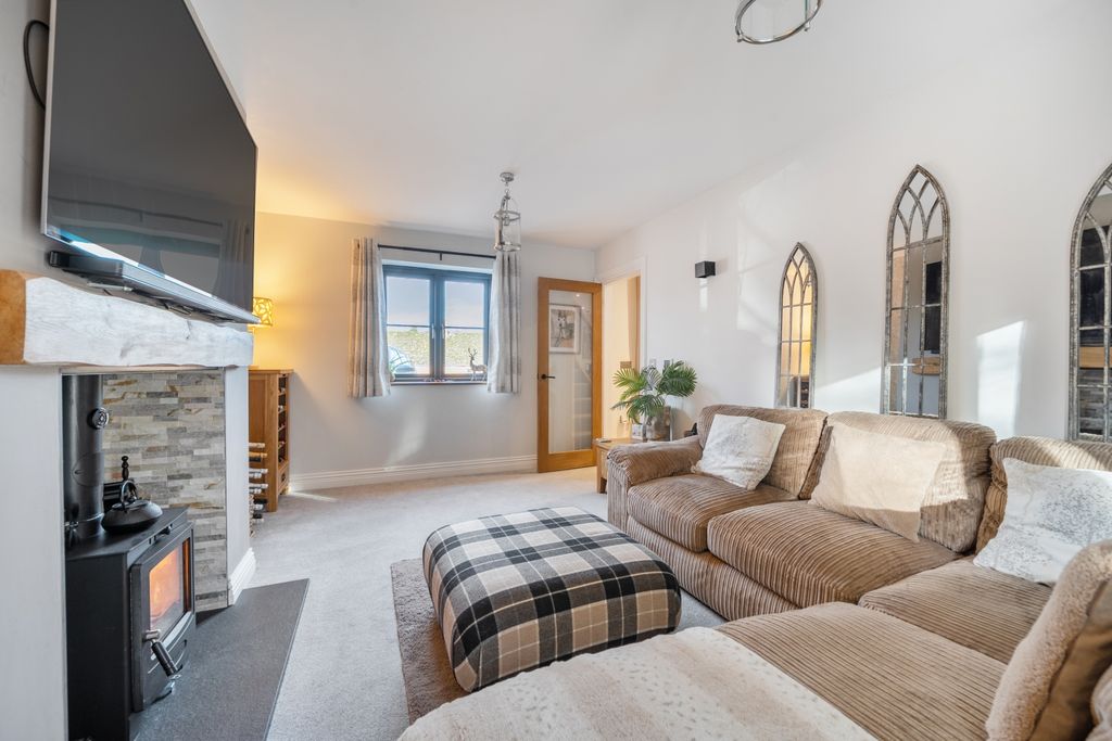 Property photo 2 of 25 1395661-2-695E62c9Ae272