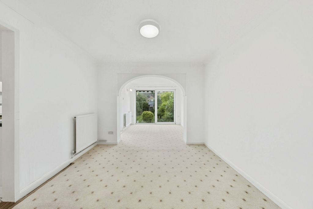 Property photo 2 of 17 Photo