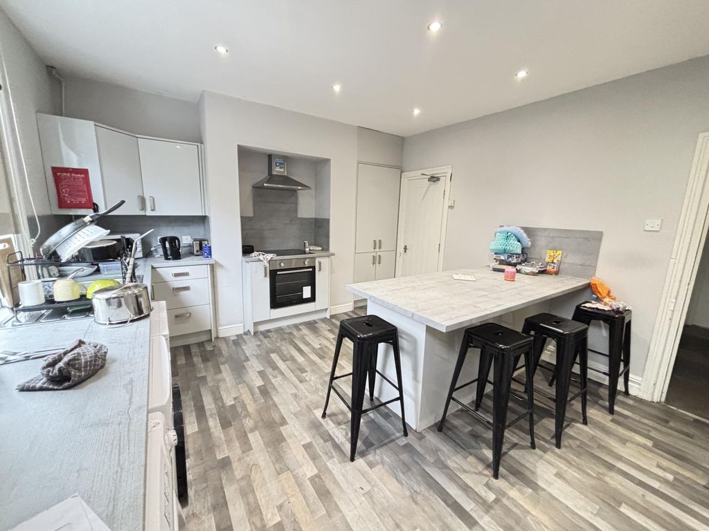 Property photo 1 of 14 9022378