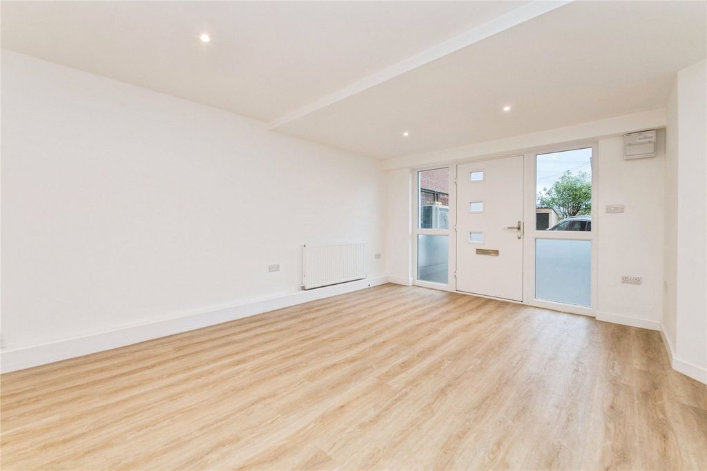 Additional image 2 of 2 bed flat for saleKerslakes Court, Honiton, Devon EX14