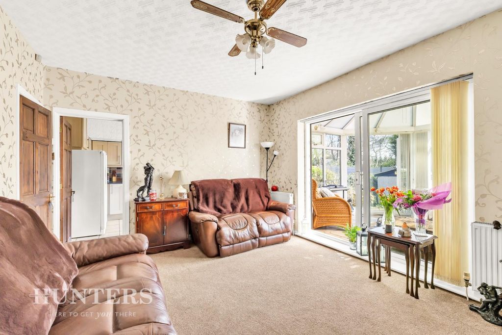 Property photo 2 of 24 49 Elm Road (6).Jpg