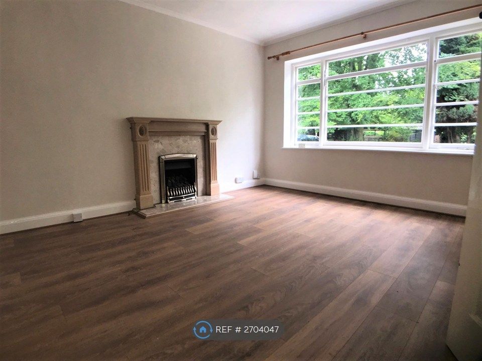 Property photo 3 of 14 Lounge