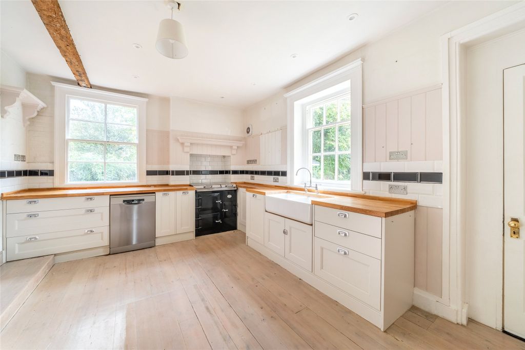 Property photo 2 of 22 Picture No. 20