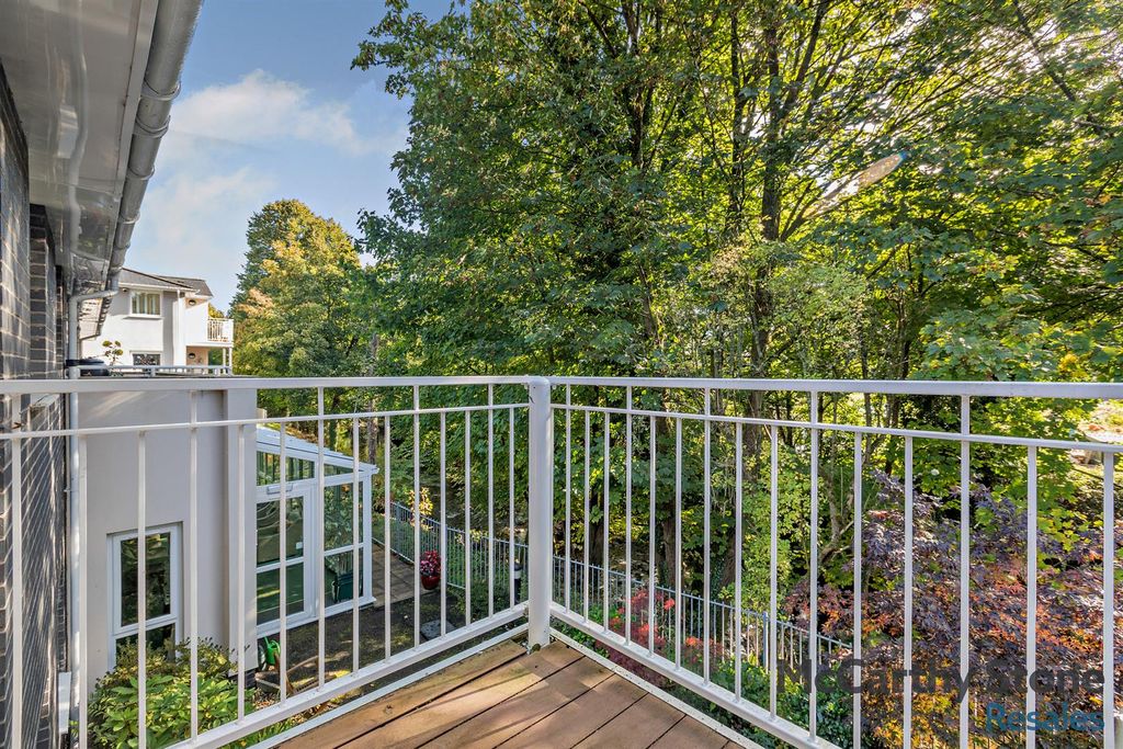 Property photo 2 of 21 Balcony