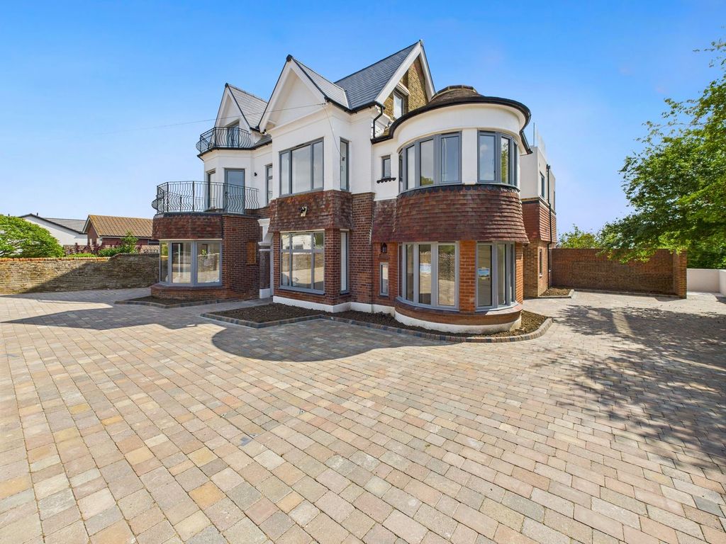 Property photo 1 of 31