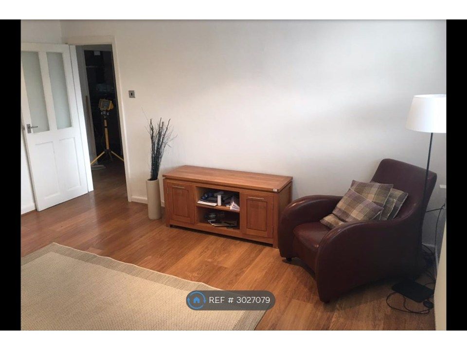 Property photo 1 of 8 Sitting Room