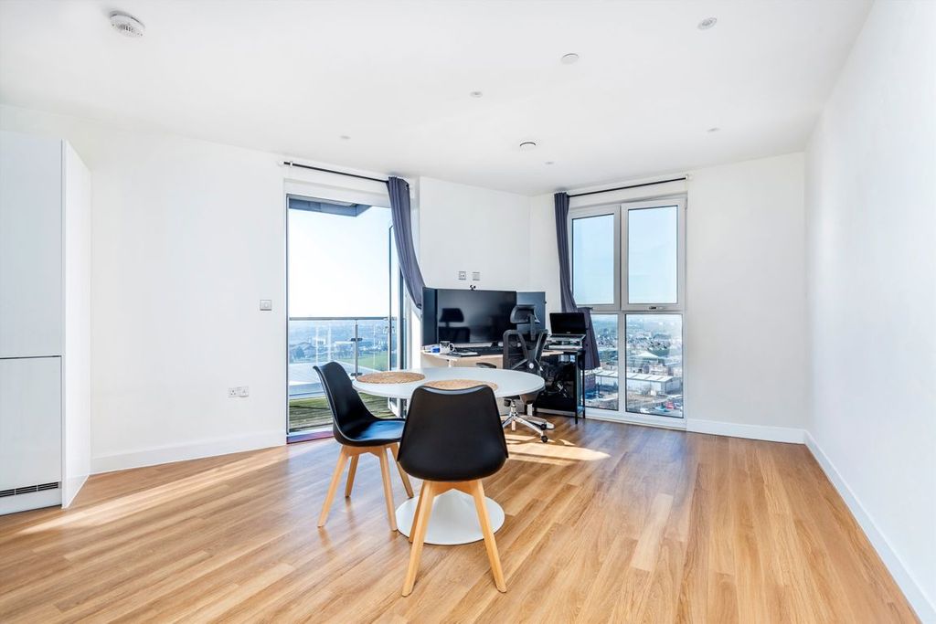 Property photo 3 of 5