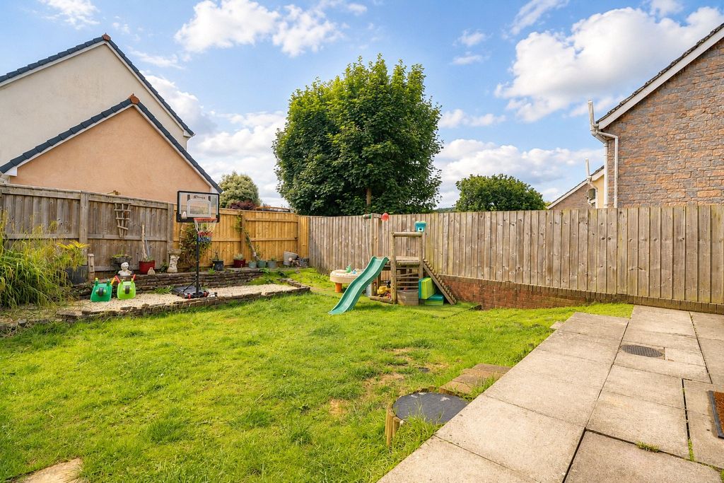 Property photo 2 of 12 Picture No. 02