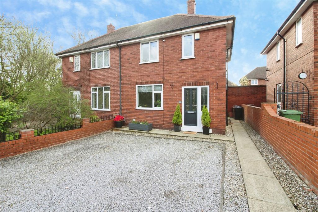 Property photo 1 of 19 Outside