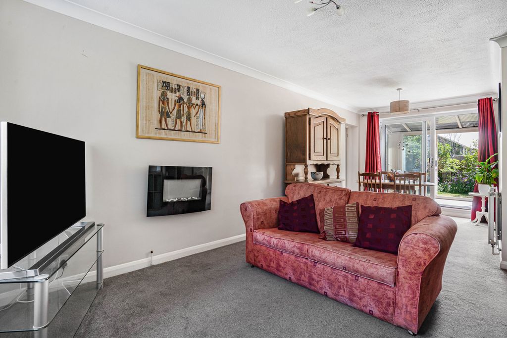 Property photo 2 of 23