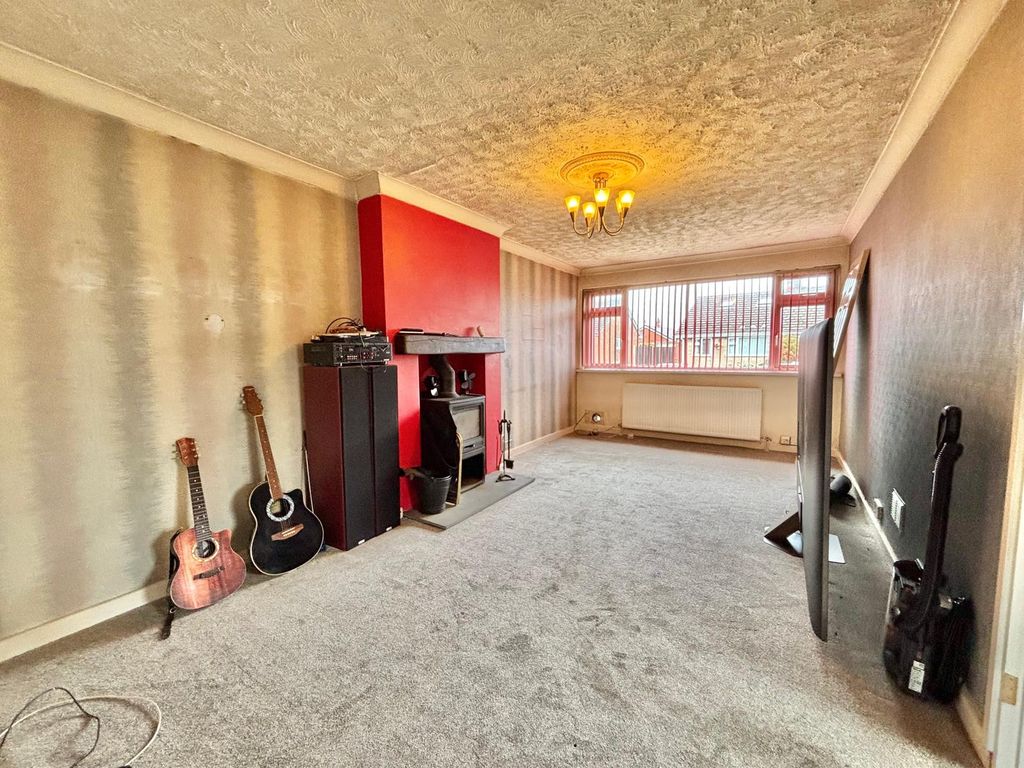 Property photo 2 of 10 Living Room
