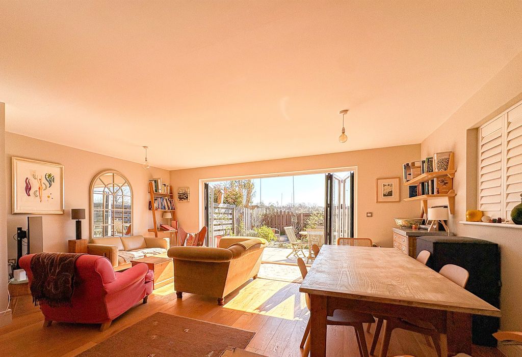 Property photo 2 of 14 Img_4803-2