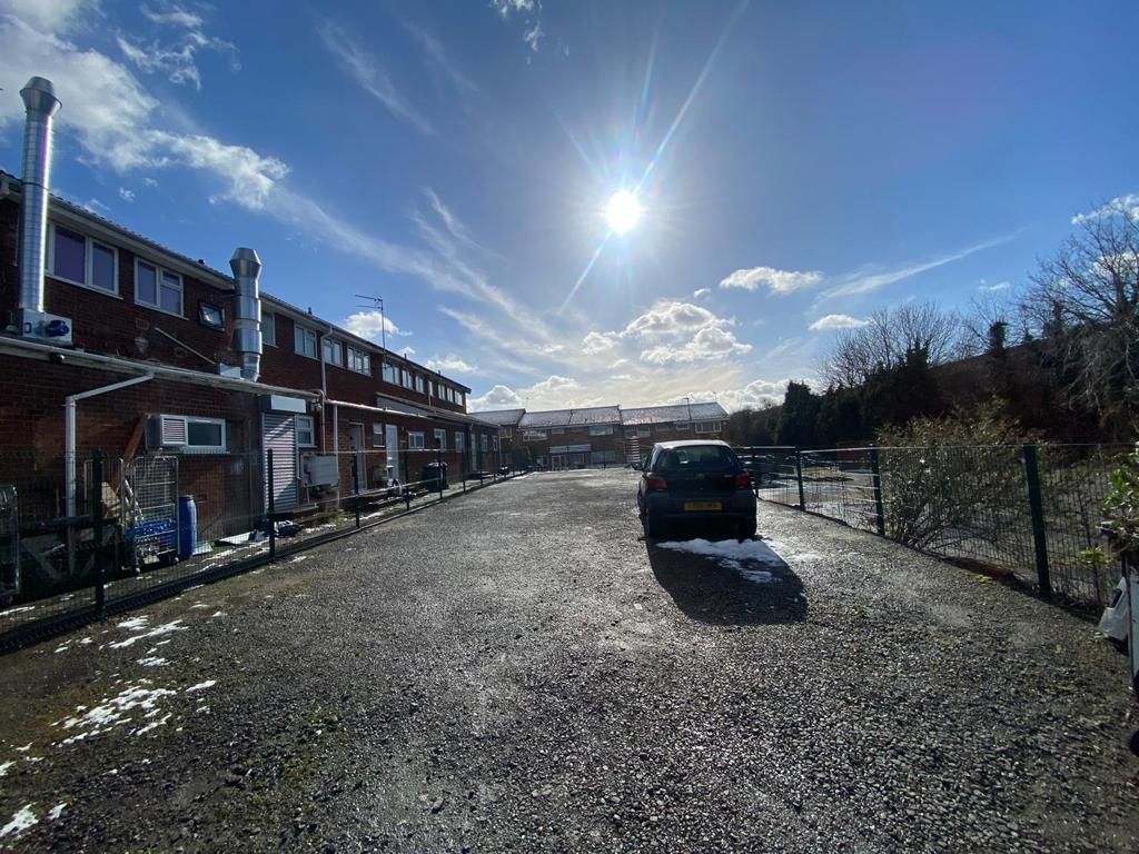 Property photo 1 of 3