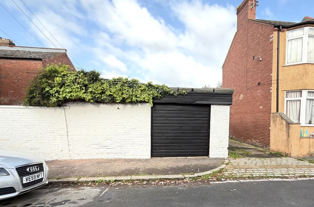 Property photo 1 of 3