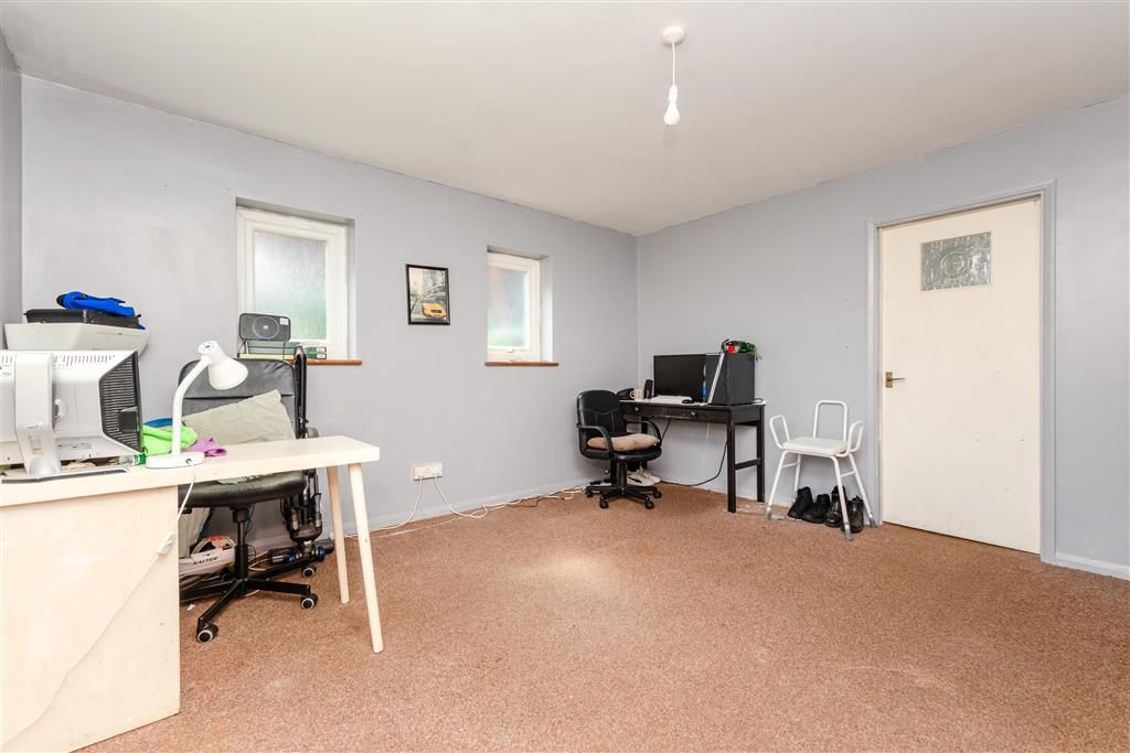 Property photo 3 of 11 Dining Room