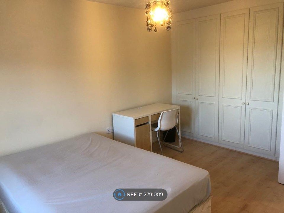 Property photo 2 of 35