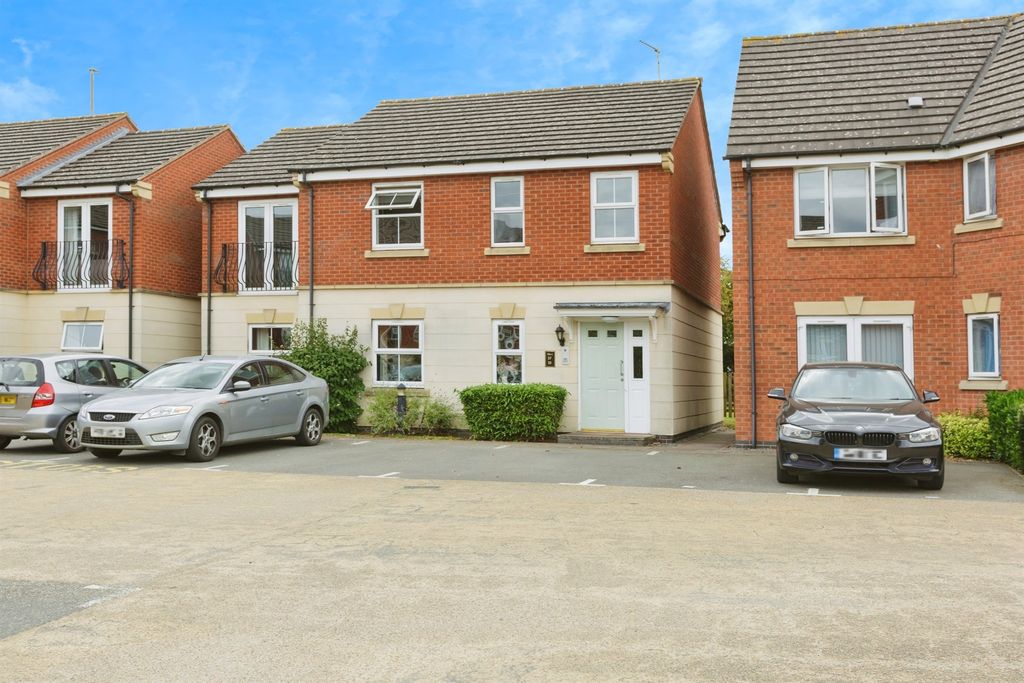 Property photo 2 of 17