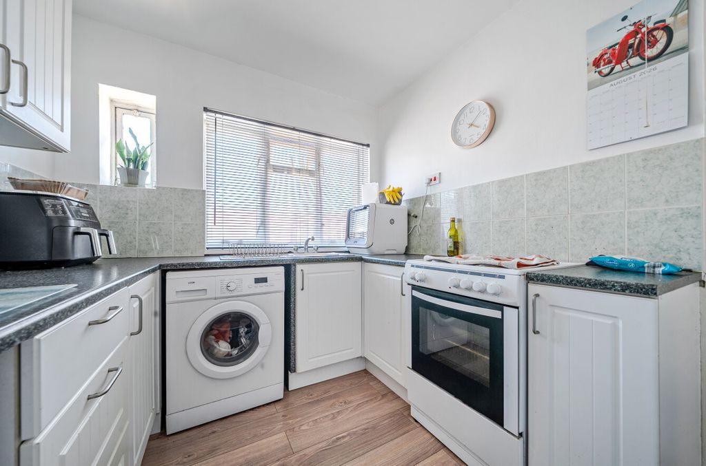 Property photo 2 of 17 12-6A7B407ccc143-...