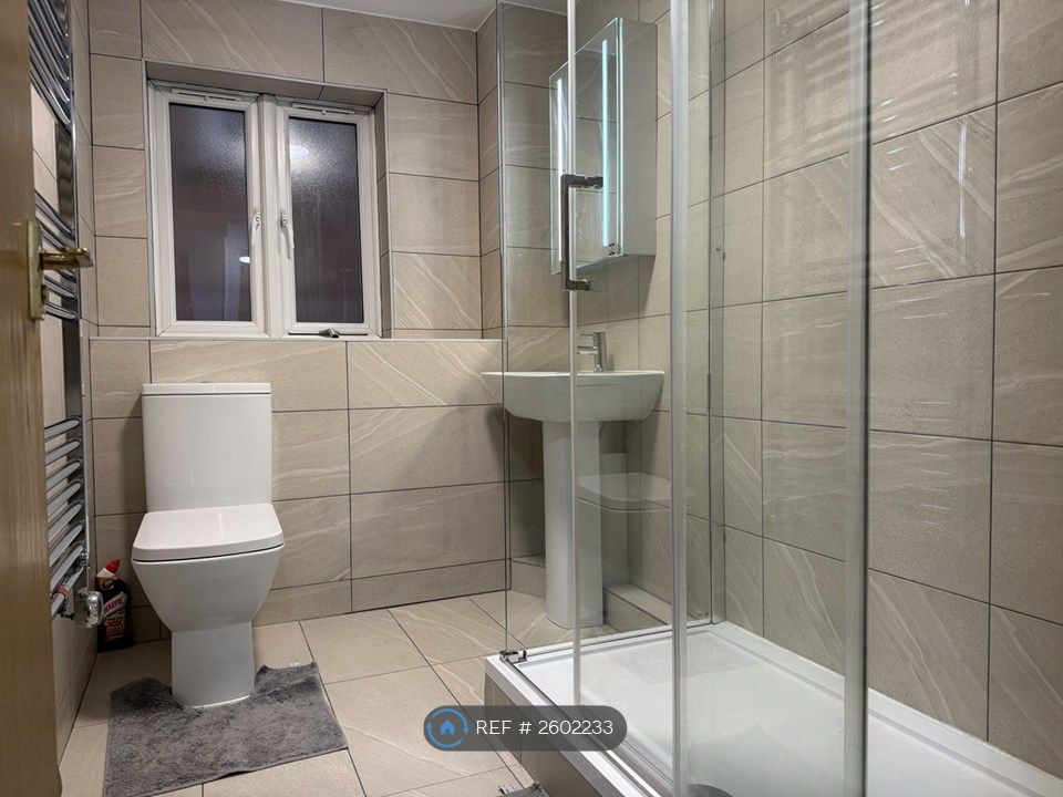 Property photo 2 of 11 Bathroom/Wc
