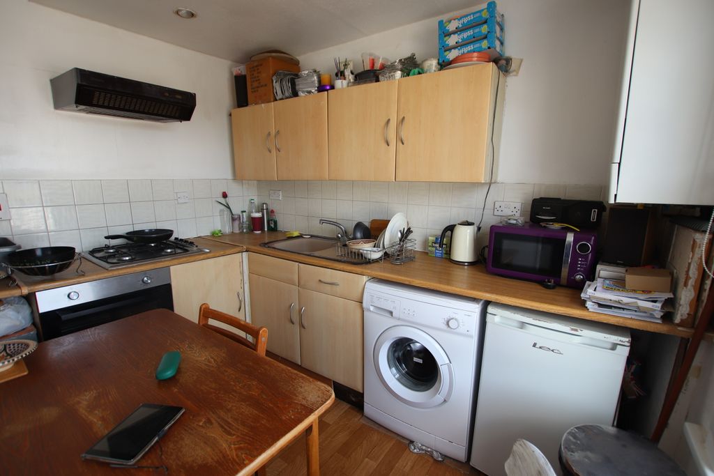 Property photo 3 of 6