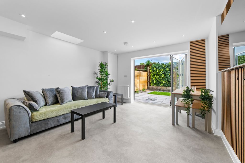 Property photo 2 of 40 Rumney-Street-3