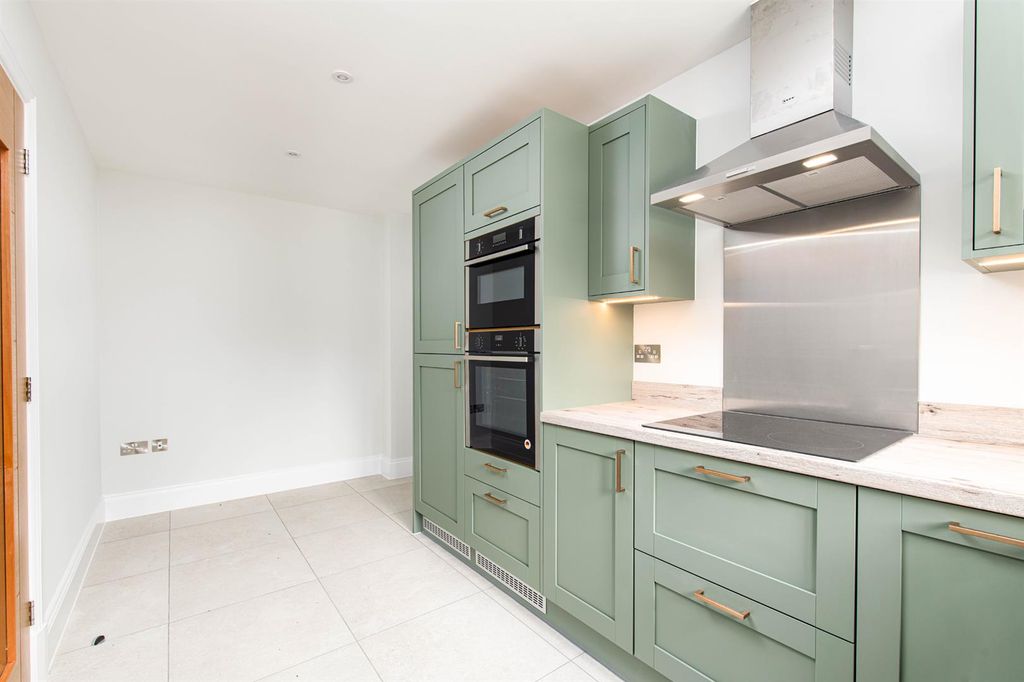 Property photo 3 of 18 Kitchen_2.Jpg