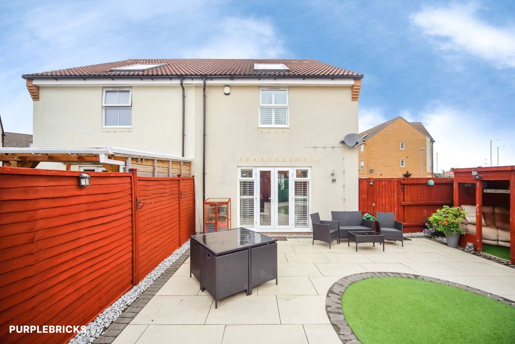 Property photo 2 of 33