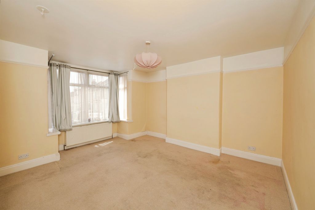 Property photo 3 of 28