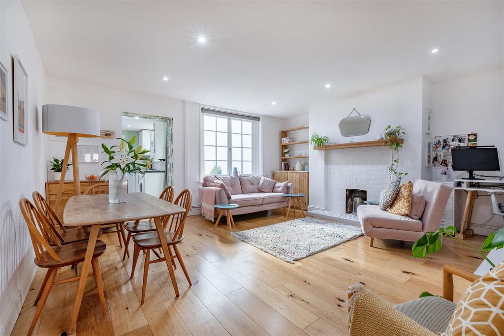 Property photo 2 of 10 Reception