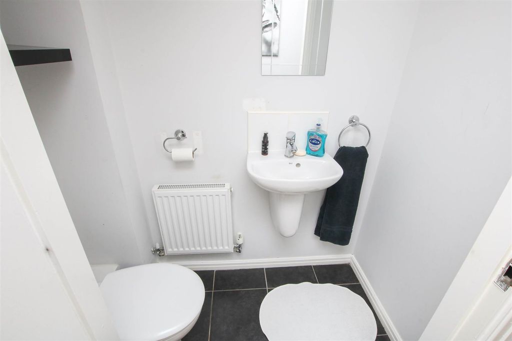 Property photo 3 of 17 Ground Floor W/C