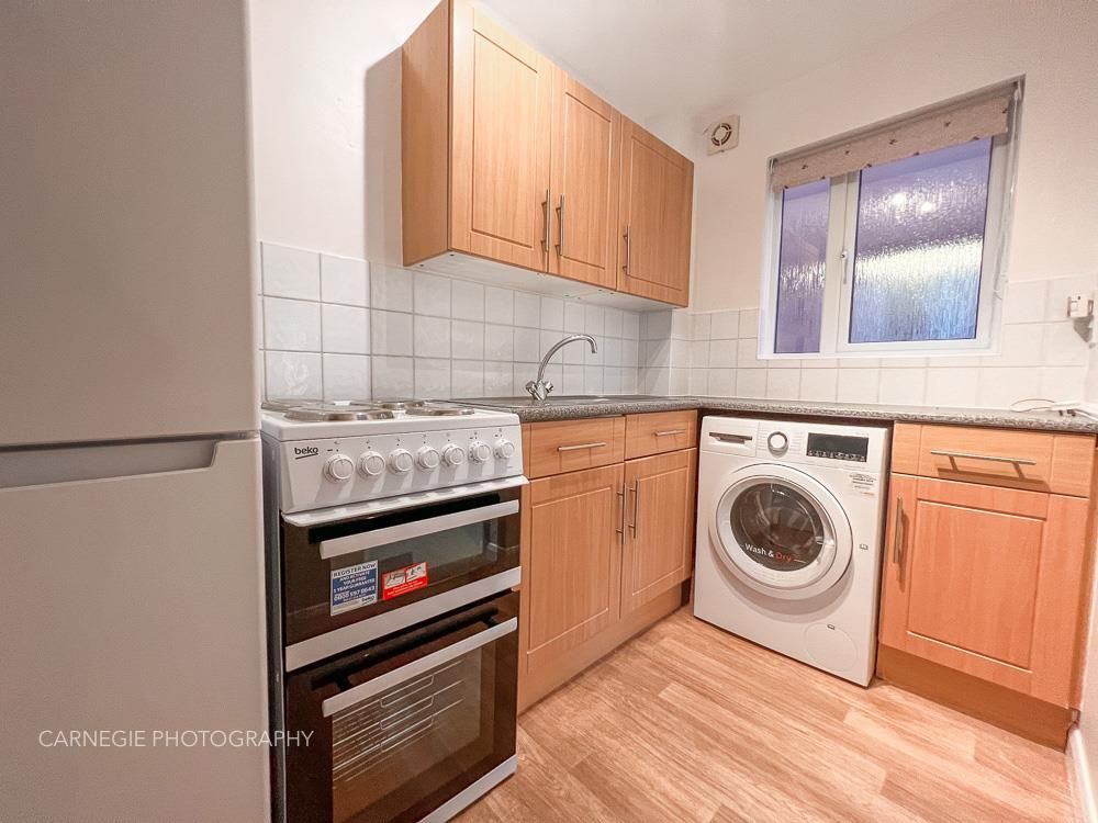 Property photo 2 of 10 Kitchen