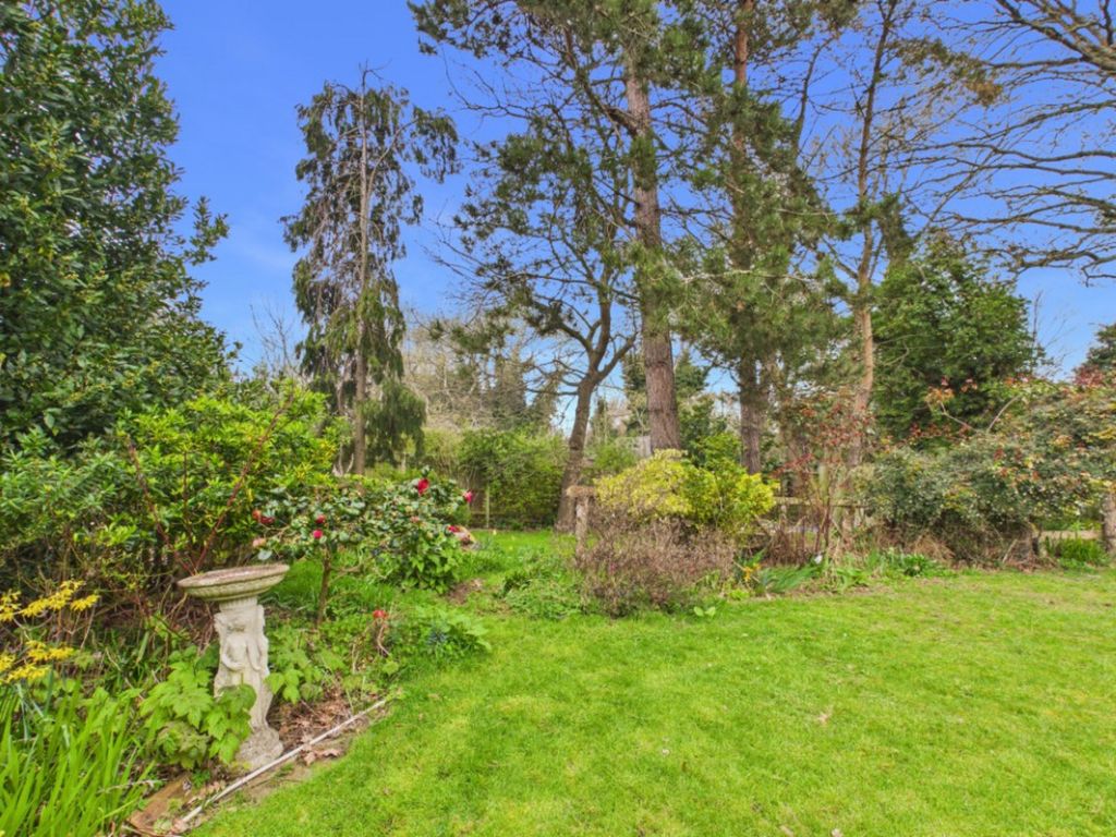 Property photo 3 of 27