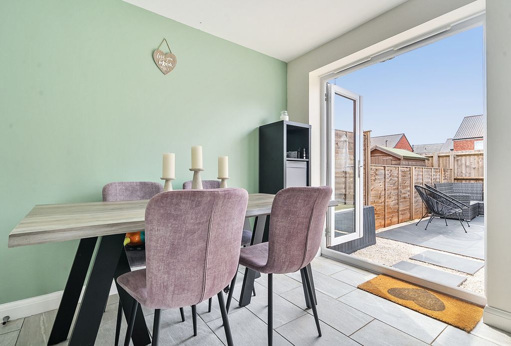 Property photo 3 of 15 1313055-17-685576...