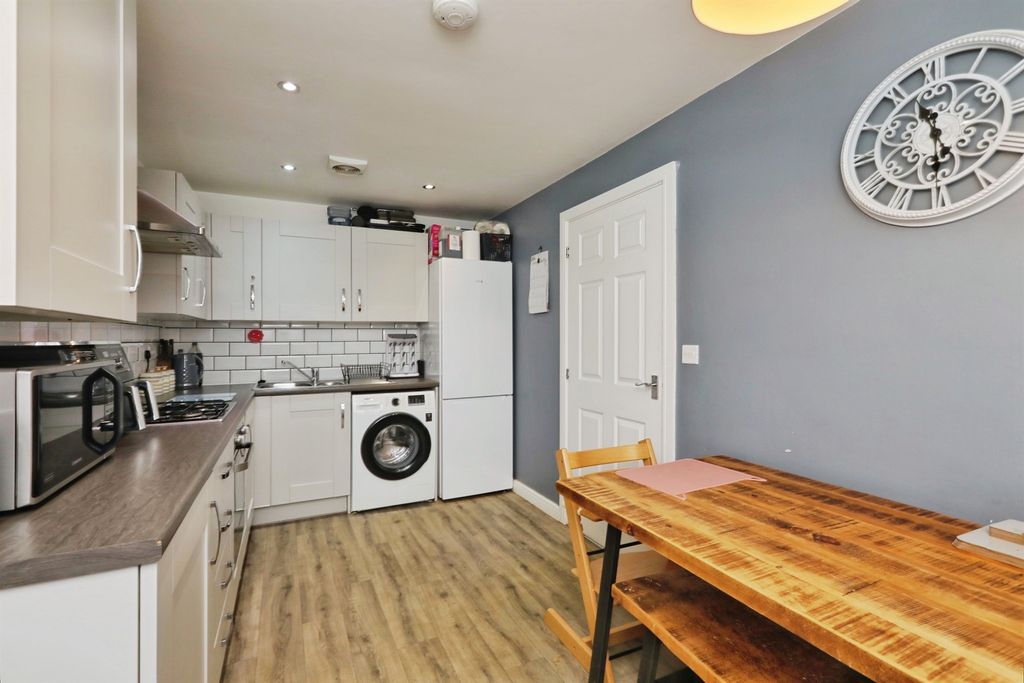 Property photo 3 of 16