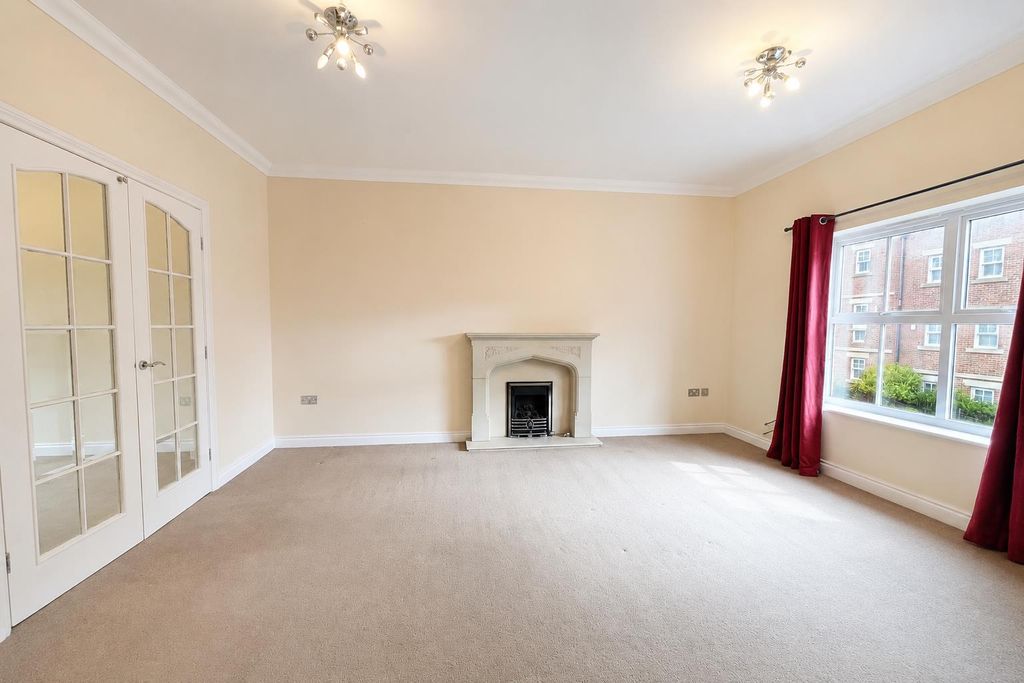 Property photo 2 of 26