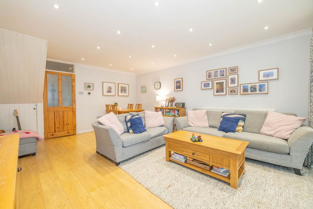 Property photo 2 of 13 Picture 2