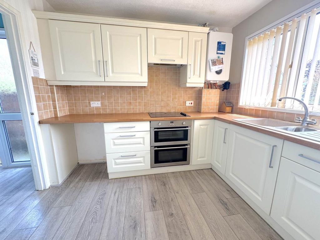 Property photo 2 of 13 Kitchen