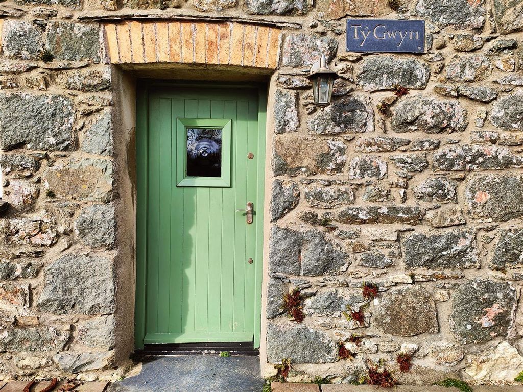 Property photo 3 of 49 Img_20230208_202619.Jpg