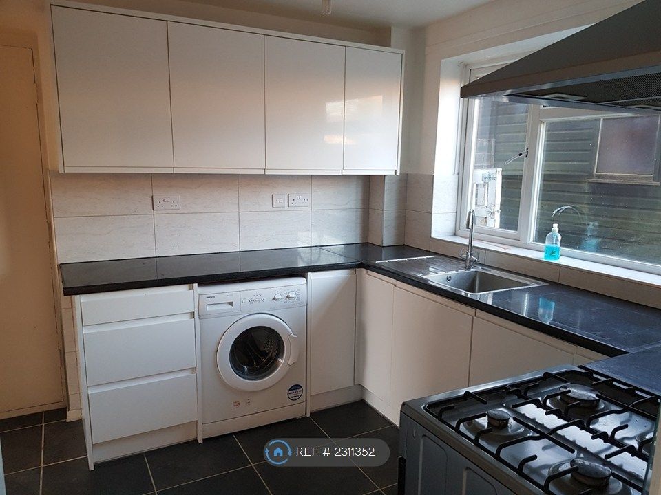 Property photo 2 of 3