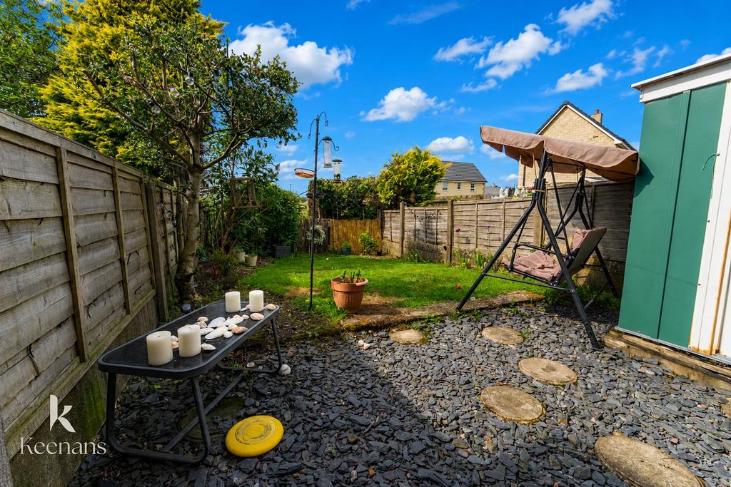 Property photo 2 of 19 Kirkmoor Close (2).Png