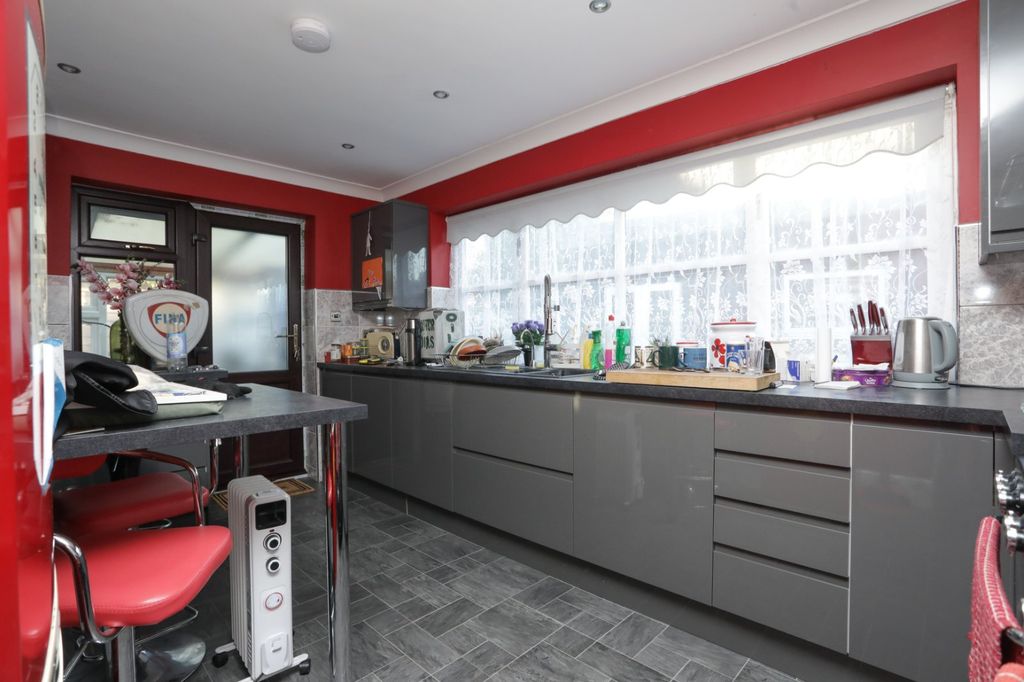 Property photo 3 of 13 Picture 3