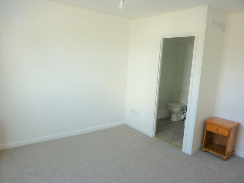 Property photo 3 of 5 Bedroom