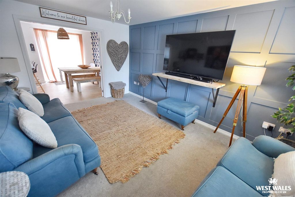Property photo 2 of 25 9 (50).Jpg