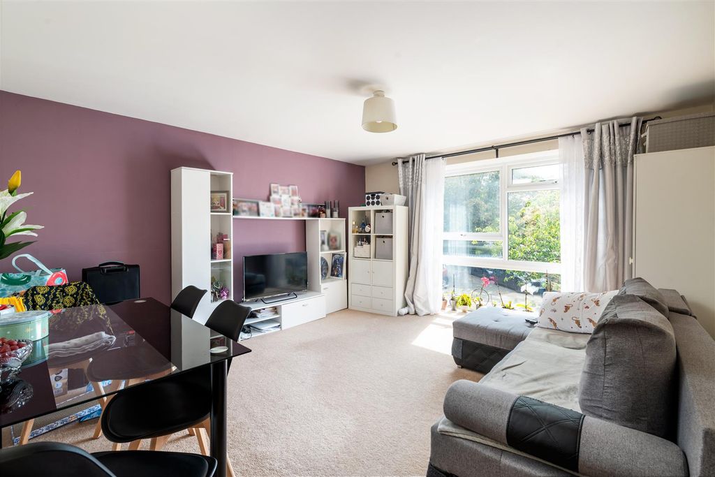 Property photo 3 of 9 4 Lytham Internals.Jpg