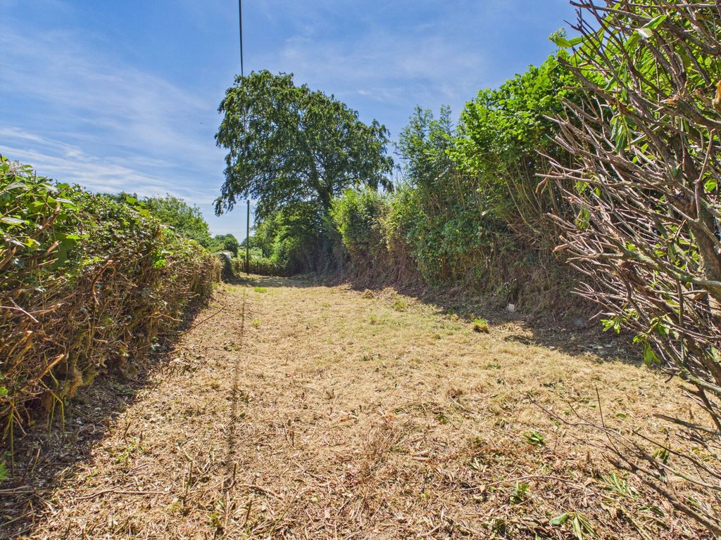 Property photo 2 of 21